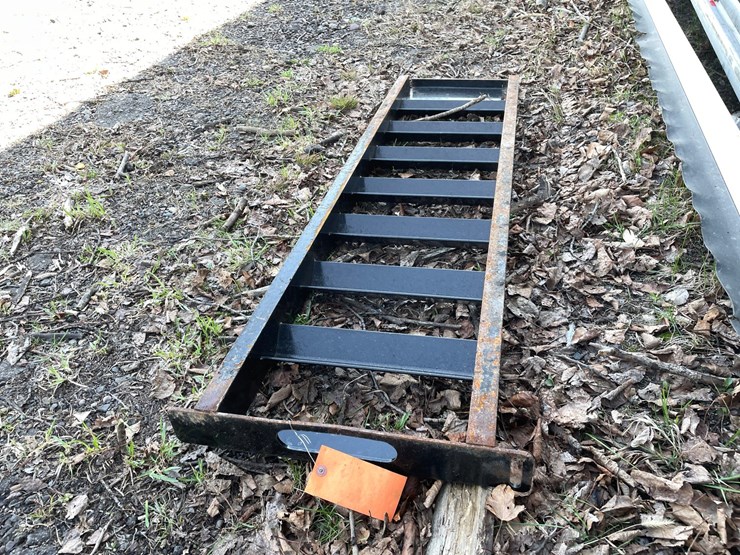 #10388-•-(1)-heavy-duty-steel-trailer-ramp-image-5