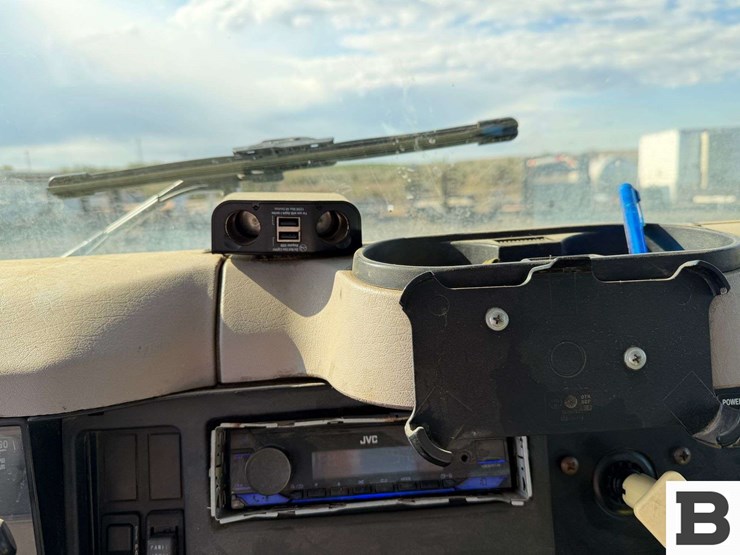 1998-international-f-4900-cab-&-chassis-truck-image-57