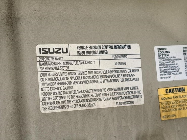 2015-isuzu-npr-image-13