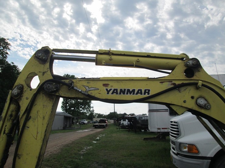 yanmar-vio35-image-12