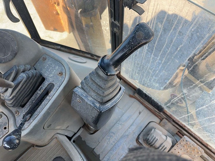 2003-caterpillar-420d-image-25