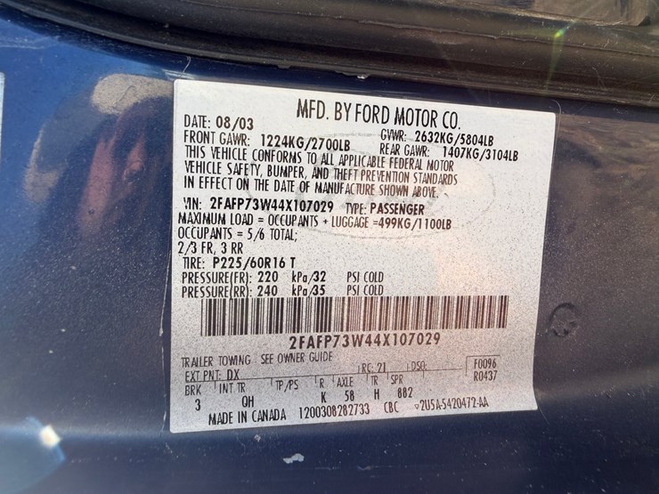 #553-•-#552-•-2004-ford-crown-victoria-image-13