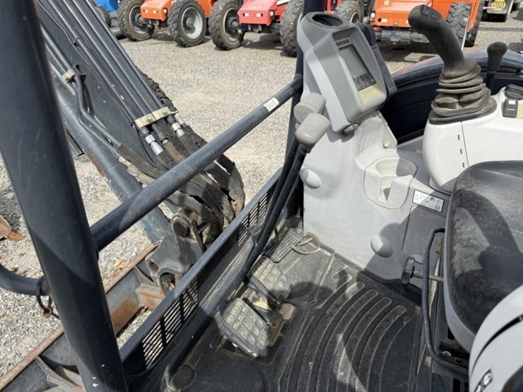 2018-deere-35g-image-34