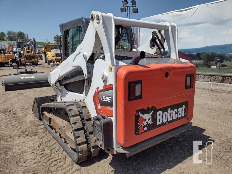 2021-bobcat-t595-image-34