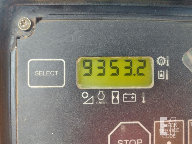 2004-deere-700h-image-6