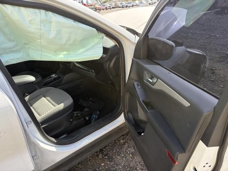 2020-ford-escape-se-image-15