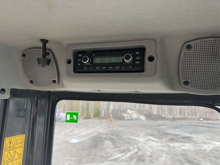 2024-case-cx37c-image-30