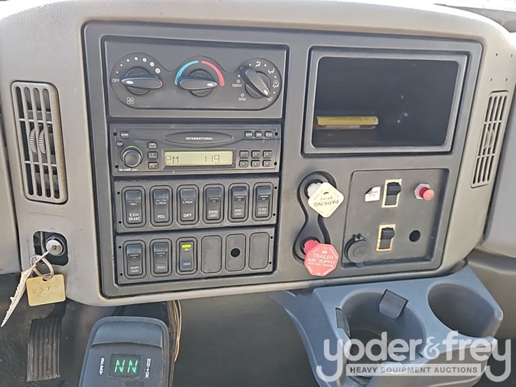 2008-international-7400-image-38