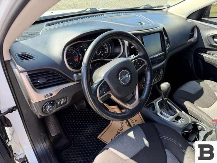 2014-jeep-cherokee-image-21