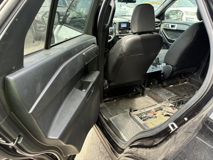 2022-ford-explorer-police-interceptor-image-14