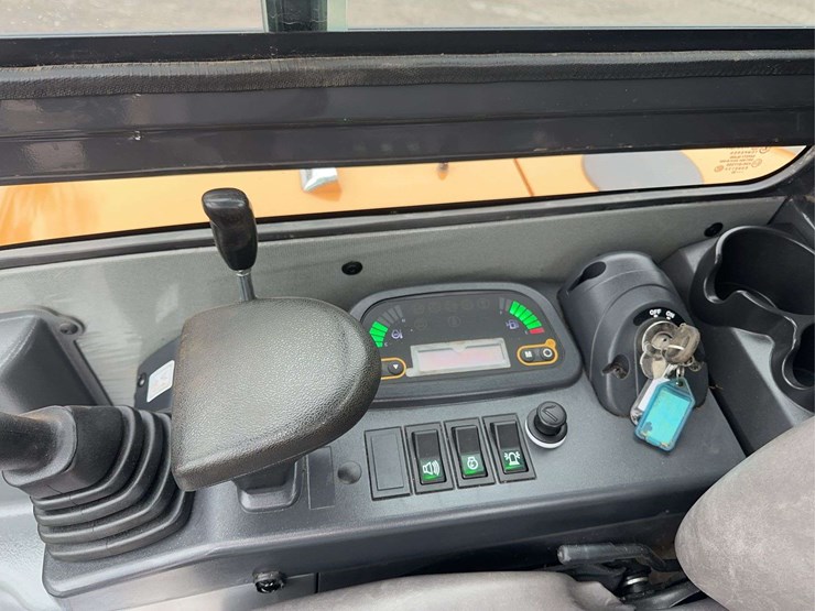 2024-case-cx37c-image-27