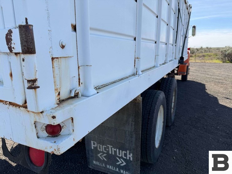 1979-ford-800-image-24