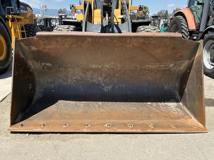 2021-deere-624l-image-7