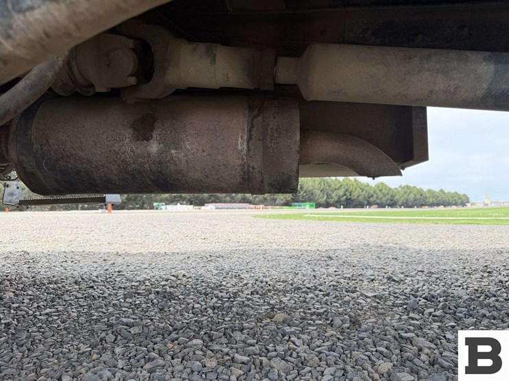 1996-ford-la9000-image-15