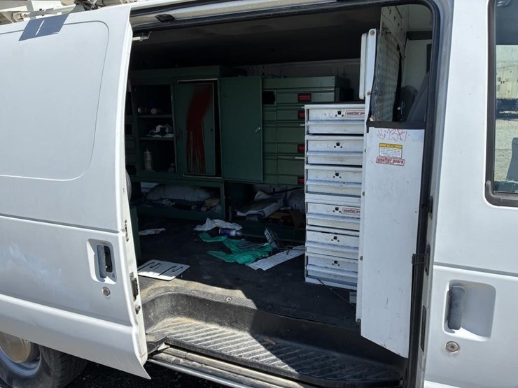 2002-ford-e350-image-11