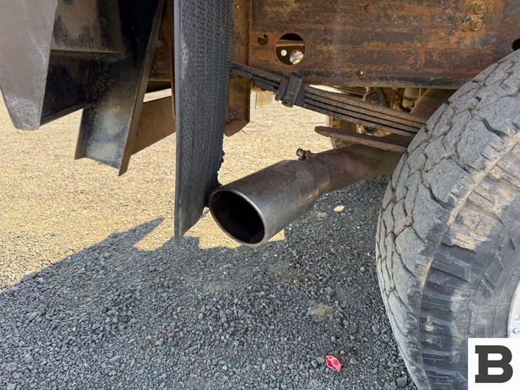 2002-chevrolet-silverado-2500hd-image-23