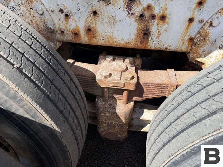 1977-international-fertilizer-truck-image-22