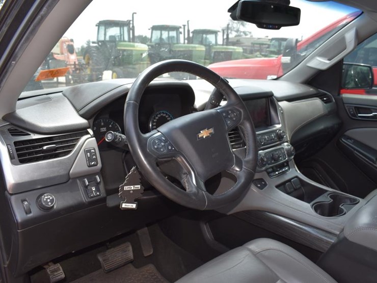 2017-chevrolet-tahoe-image-6