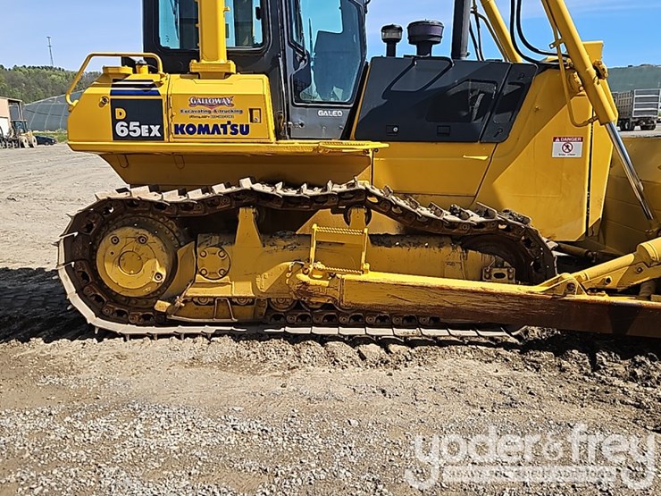 2005-komatsu-d65ex-15-image-7