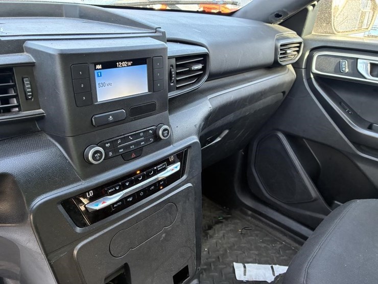 2022-ford-explorer-police-interceptor-image-21