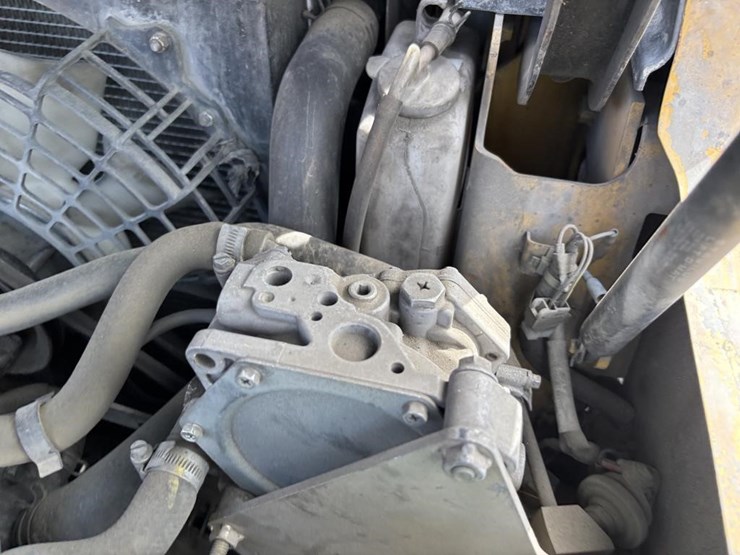 2020-caterpillar-2c6000-image-30