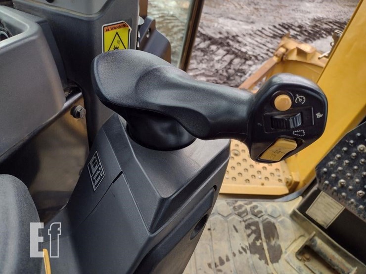 caterpillar-d6-image-12