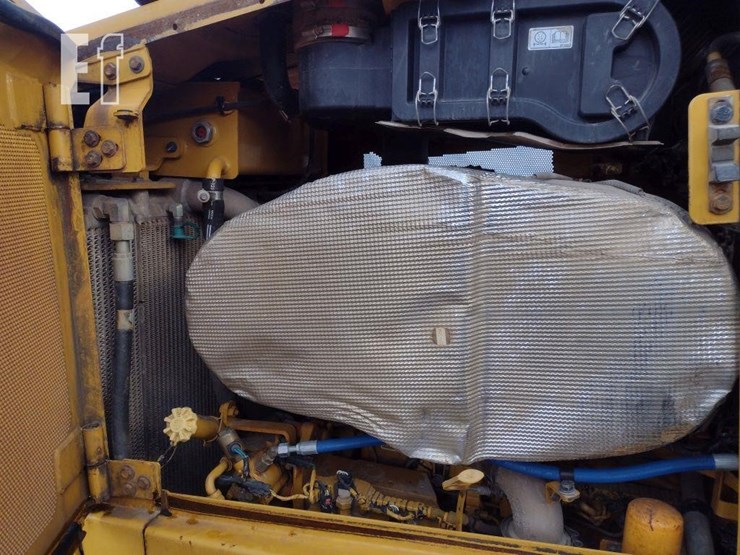 2015-caterpillar-d6t-xl-image-23
