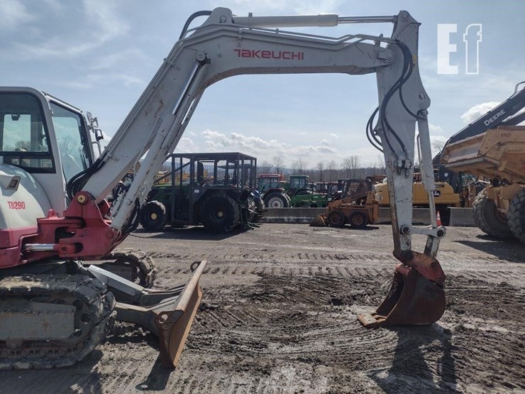 2019-takeuchi-tb290-image-24