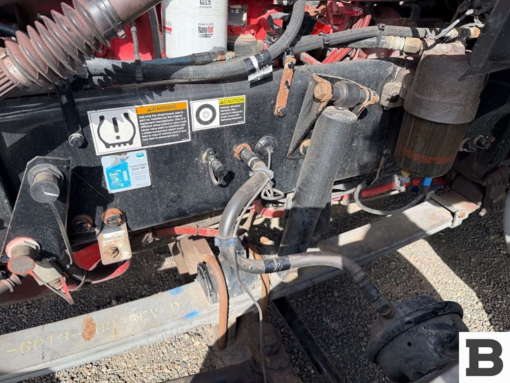 2017-kenworth-t880-image-48