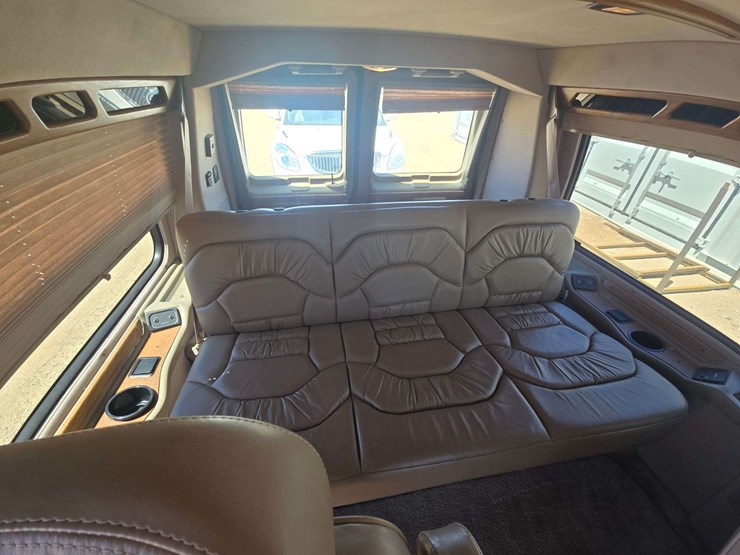 1998-ford-e150-econoline-cargo-van-3d-image-12