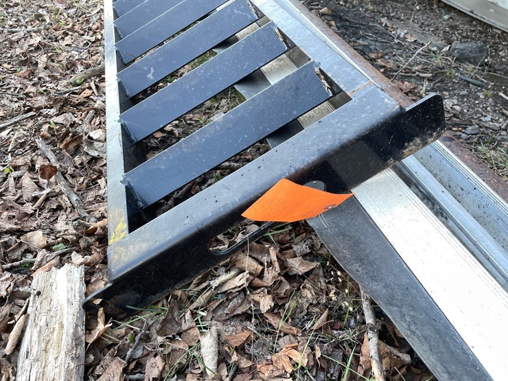 #10388-•-(1)-heavy-duty-steel-trailer-ramp-image-3