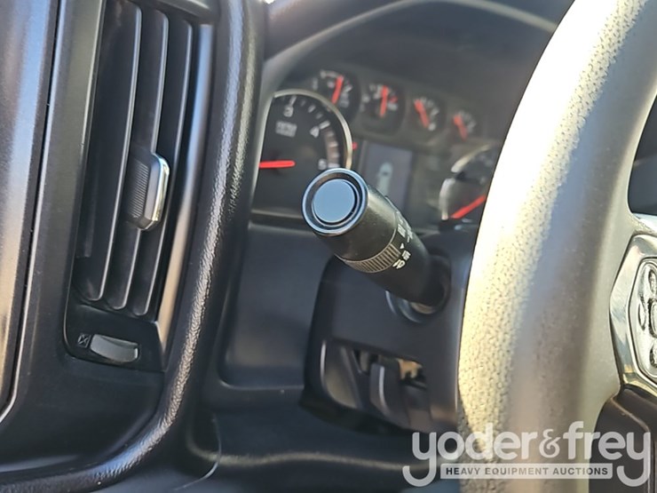 2016-chevrolet-silverado-3500hd-image-29