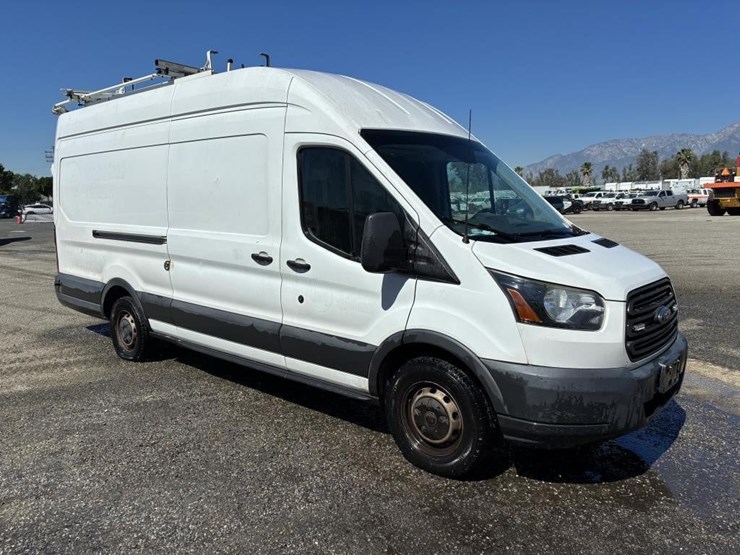 2017-ford-transit-image-2