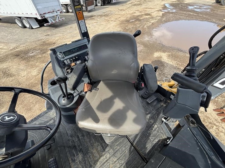 2019-deere-310l-ep-image-34