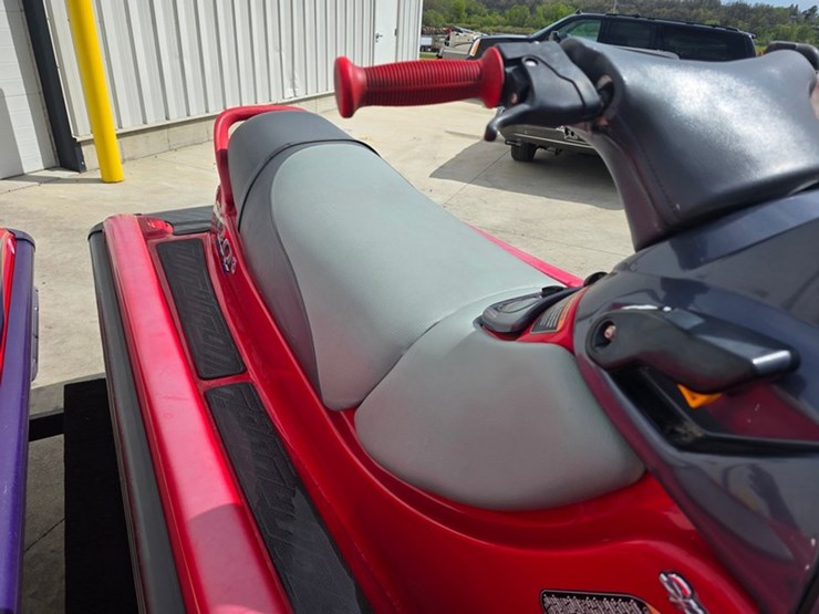 #60-•-kawasaki-1100-stx-jet-skis-image-13
