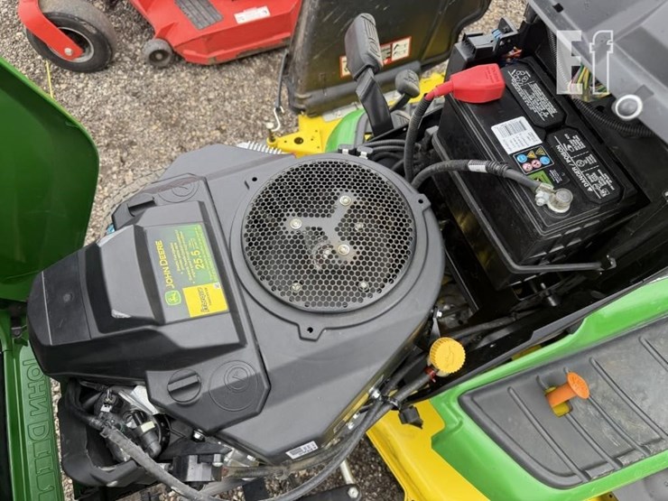 2021-john-deere-x590-image-15