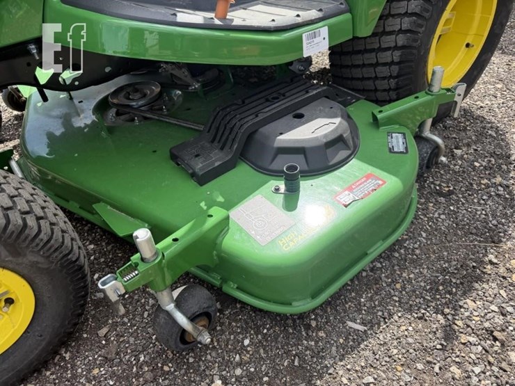 2022-john-deere-x730-image-9