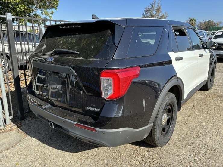 2021-ford-explorer-police-interceptor-image-3