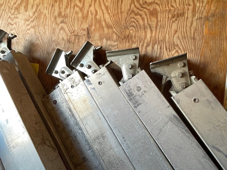 #10418-•-(12)-aluminum-load-locks-image-3