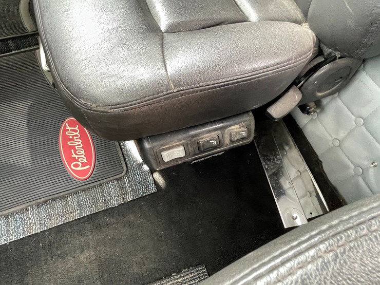 1970-peterbilt-358-image-129