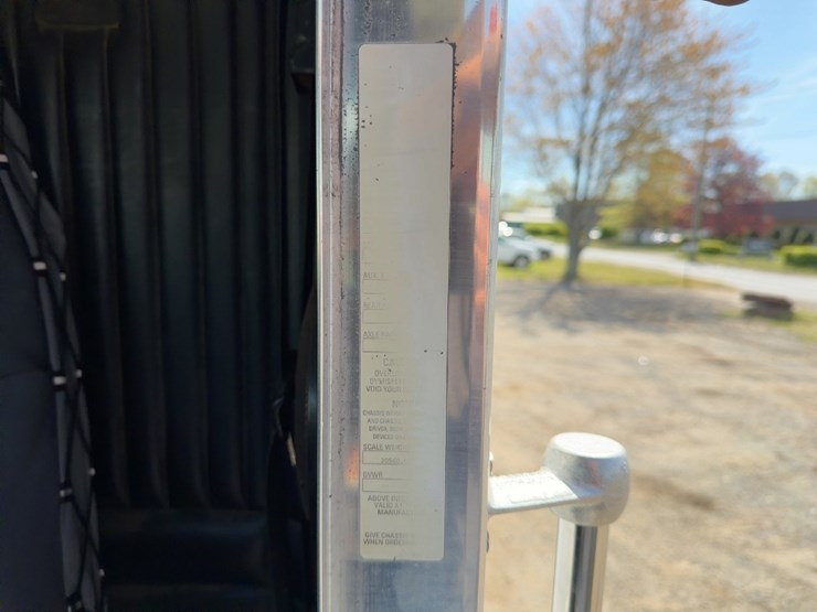 2002-kenworth-t800-image-35