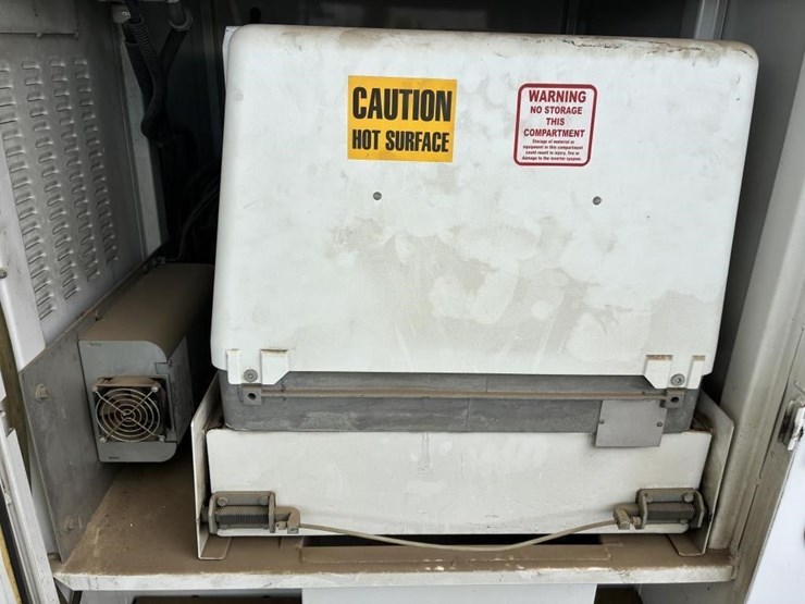 2004-chevrolet-silverado-2500hd-image-12