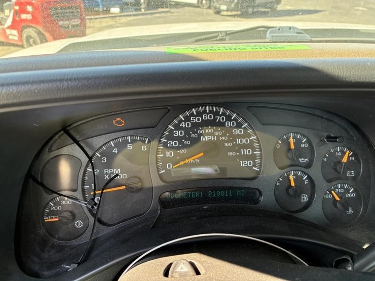 2005-chevrolet-silverado-2500-image-14