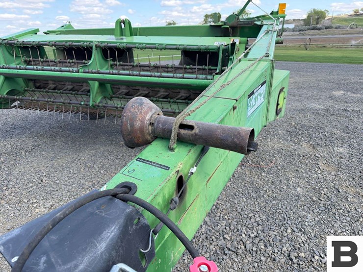 john-deere-820-image-11