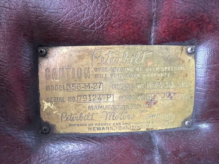 1976-peterbilt-359-image-137
