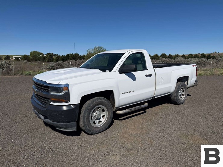 2018-chevrolet-silverado-1500-image-1