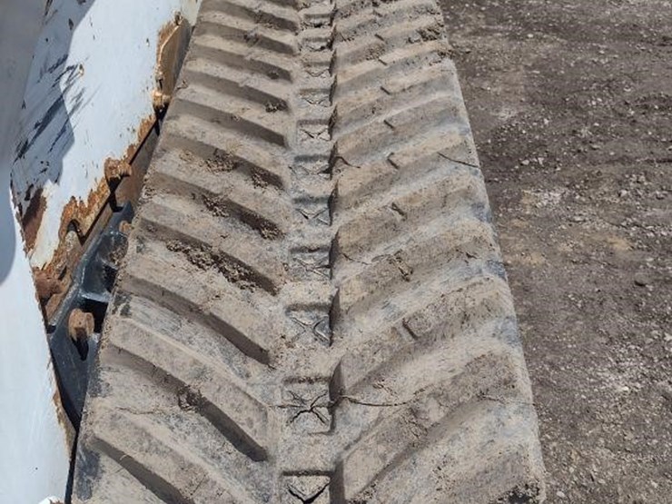 2013-bobcat-t770-image-18