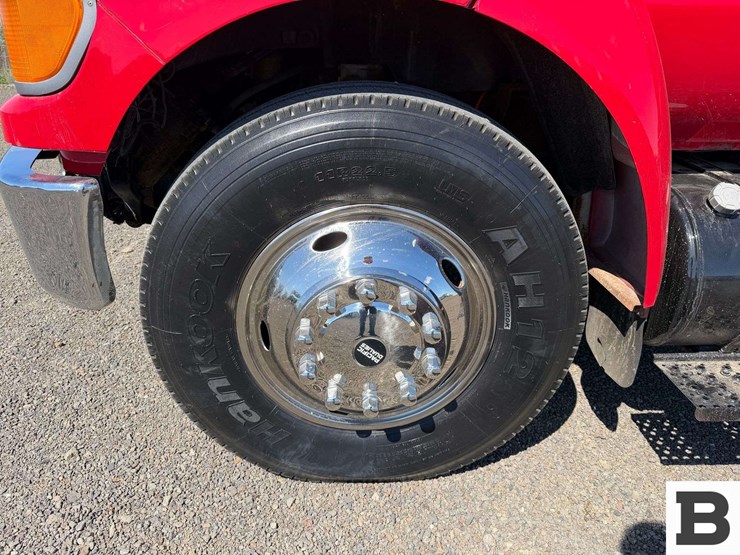 2010-ford-f750-image-11