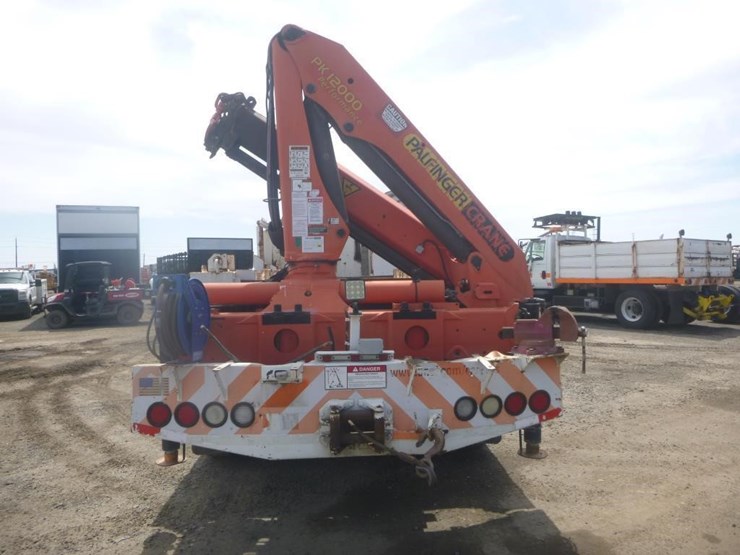 2009-international-7400-image-7