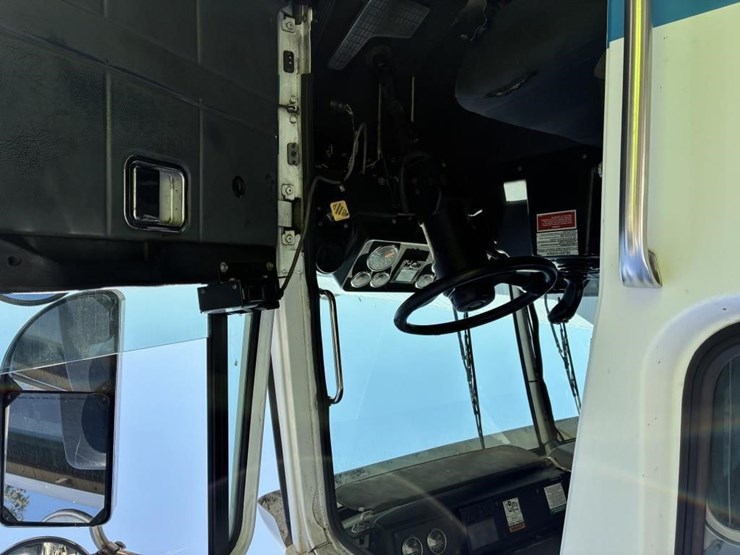 2017-autocar-xpeditor-acx-image-11